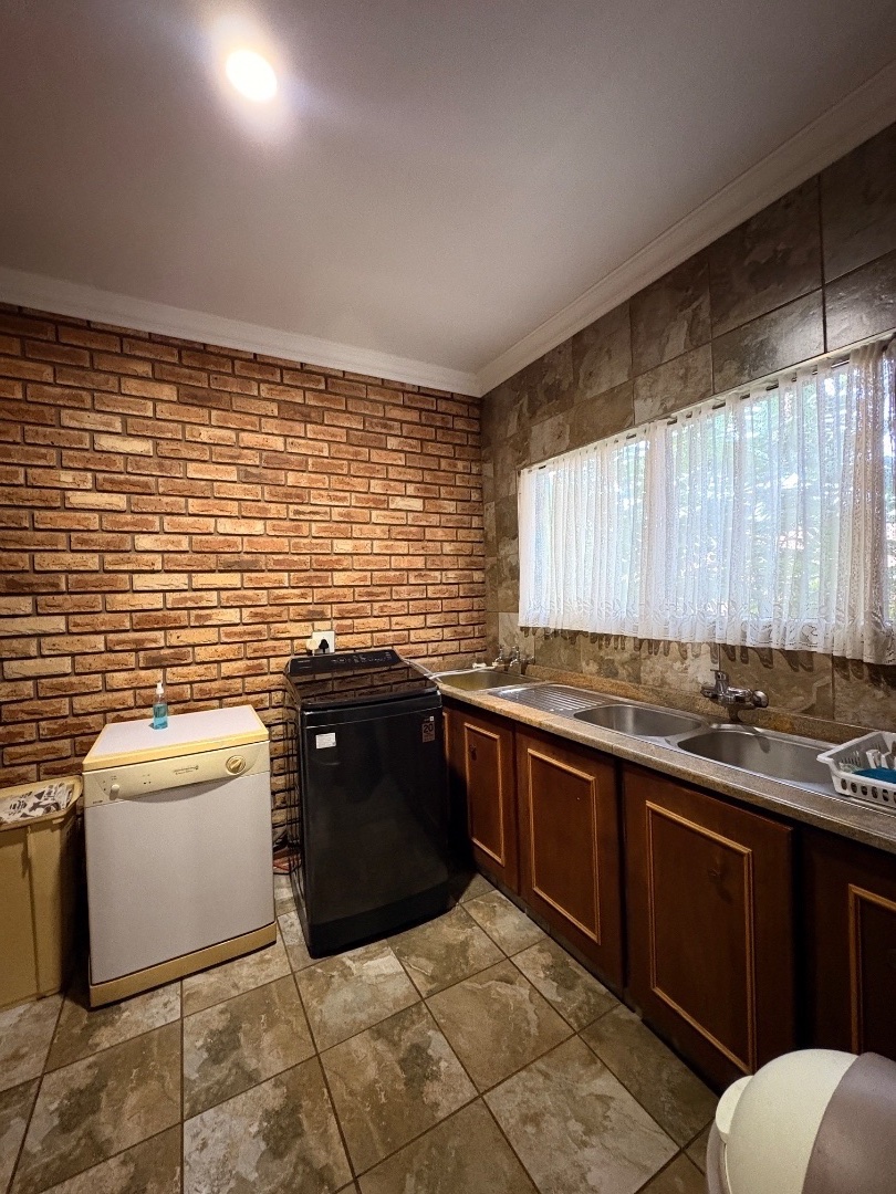 6 Bedroom Property for Sale in Doringkruin North West